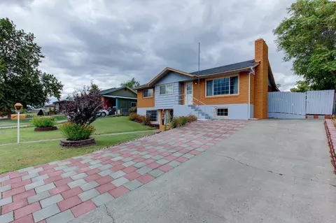 727 W Jan St, Pasco, WA 99301 photo 2