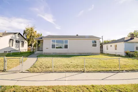828 W Octave St, Pasco, WA 99301 photo 1
