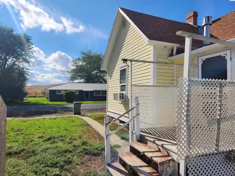 110 E St, Endicott, WA 99125 photo 1