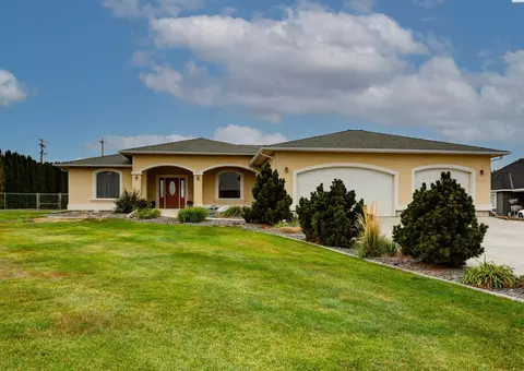 9805 Maple Dr, Pasco, WA 99301 photo 1
