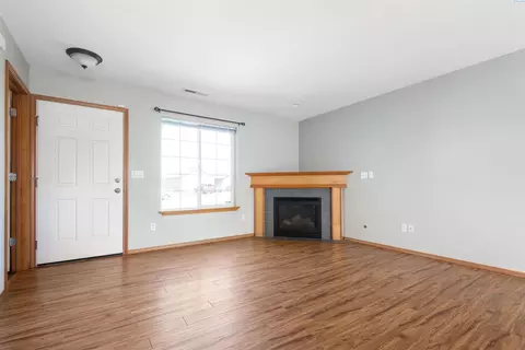 3417 Emerald Downs Ln, Pasco, WA 99301 photo 3