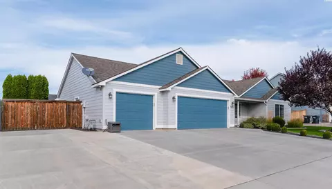 9401 Broughton Dr, Pasco, WA 99301 photo 2