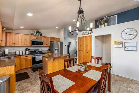 9401 Broughton Dr, Pasco, WA 99301 photo 9