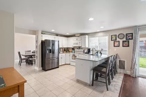4504 John Deere Ln, Pasco, WA 99301 photo 8