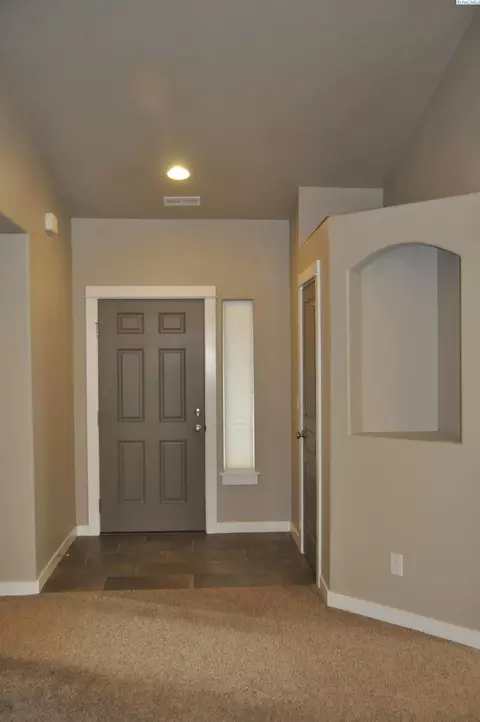575 SW Wheat Ridge Dr, Pullman, WA 99163 photo 3
