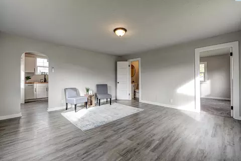 1216 S 3rd Ave, Pasco, WA 99301 photo 2