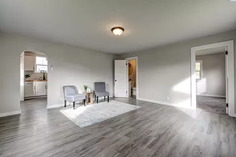 1216 S 3rd Ave, Pasco, WA 99301 photo 2