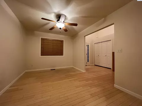 975 SW Crestview St, Pullman, WA 99163 photo 3