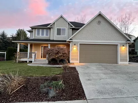 975 SW Crestview St, Pullman, WA 99163 photo 1