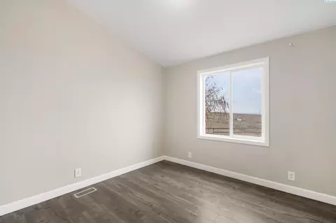 623 Moore Rd, Pasco, WA 99301 photo 10