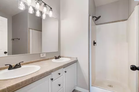 623 Moore Rd, Pasco, WA 99301 photo 8