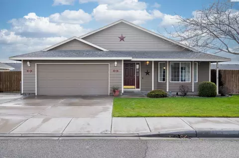 7916 Madeira Dr, Pasco, WA 99301 photo 2