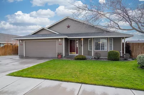 7916 Madeira Dr, Pasco, WA 99301 photo 3