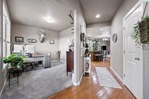 4215 Phoenix Ln, Pasco, WA 99301 photo 4