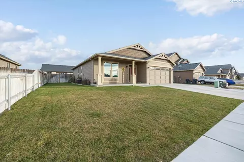 4215 Phoenix Ln, Pasco, WA 99301 photo 2