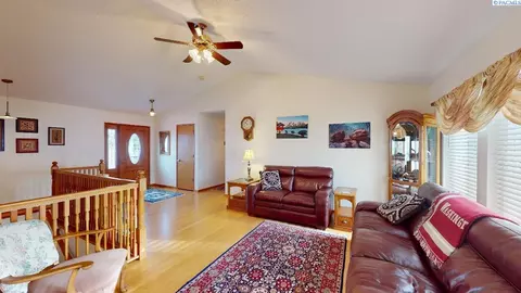 755 SE Carolstar Dr, Pullman, WA 99163 photo 5