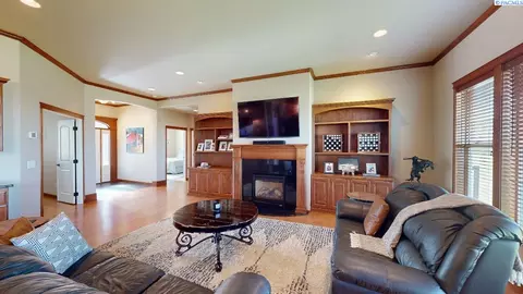 1880 SW Barclay Ridge Dr, Pullman, WA 99163 photo 9