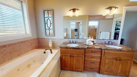 1880 SW Barclay Ridge Dr, Pullman, WA 99163 photo 23
