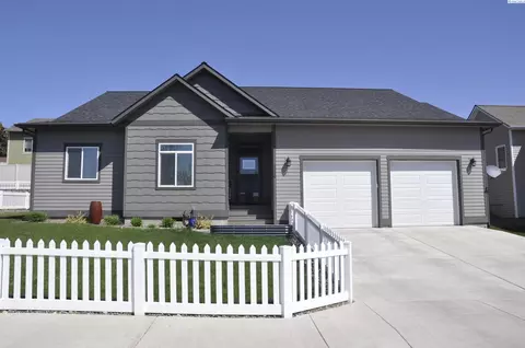 1230 SW Marcia Dr, Pullman, WA 99163 photo 1