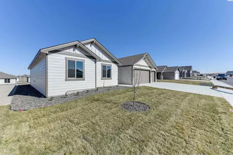 10601 Silverbright Dr, Pasco, WA 99301 photo 3
