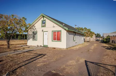 Exterior - 805 S 5th Ave, Pasco, WA 99301 photo 1 of 7