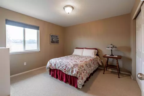 Bedroom - 1600 NW Canyon View Dr, Pullman, WA 99163 photo 7 of 11