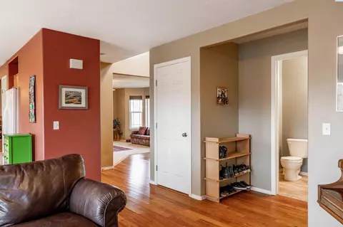 Living - 1600 NW Canyon View Dr, Pullman, WA 99163 photo 8 of 11