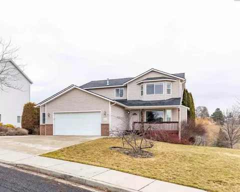 Exterior - 1600 NW Canyon View Dr, Pullman, WA 99163 photo 1 of 1