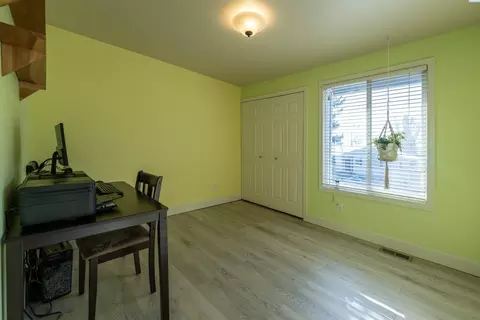 Dining - 310 SE Bellevue St, Pullman, WA 99163 photo 5 of 5