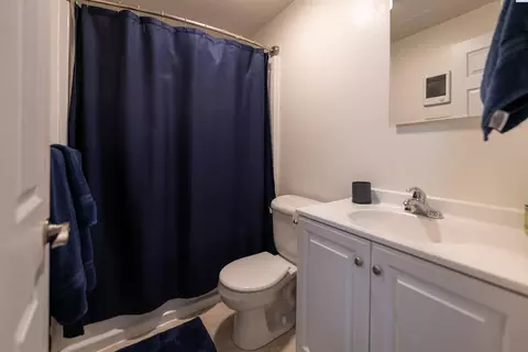 Bath - 310 SE Bellevue St, Pullman, WA 99163 photo 3 of 3