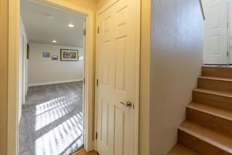 Entry Way - 310 SE Bellevue St, Pullman, WA 99163 photo 2 of 2