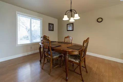 Dining - 310 SE Bellevue St, Pullman, WA 99163 photo 2 of 5