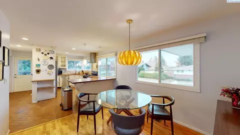 Dining - 310 SE Nebraska St, Pullman, WA 99163 photo 1 of 8