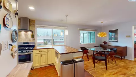 Kitchen - 310 SE Nebraska St, Pullman, WA 99163 photo 7 of 8