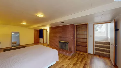 Living - 310 SE Nebraska St, Pullman, WA 99163 photo 7 of 7