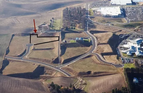 2010 SE Grand Ronde Ct, Pullman, WA 99163