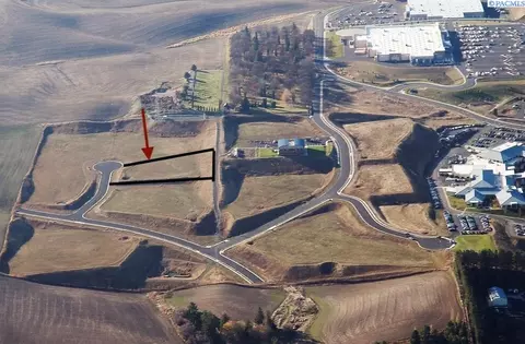 2020 SE Grand Ronde Ct, Pullman, WA 99163