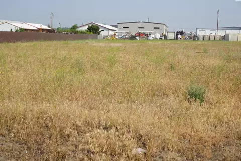 021 E Nka E Spokane St, Pasco, WA 99301 photo 2