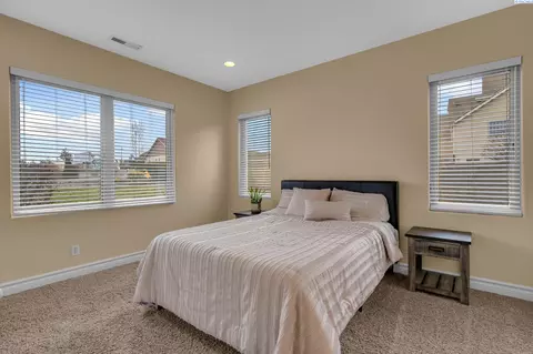 Bedroom - 3012 Bosch Ct, Pasco, WA 99301 photo 5 of 6
