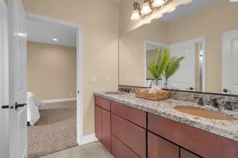 Bath - 3012 Bosch Ct, Pasco, WA 99301 photo 10 of 11