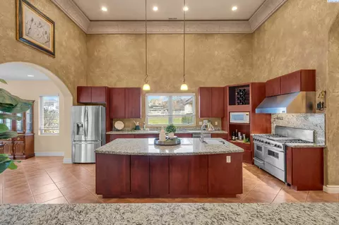 Kitchen - 3012 Bosch Ct, Pasco, WA 99301 photo 1 of 8