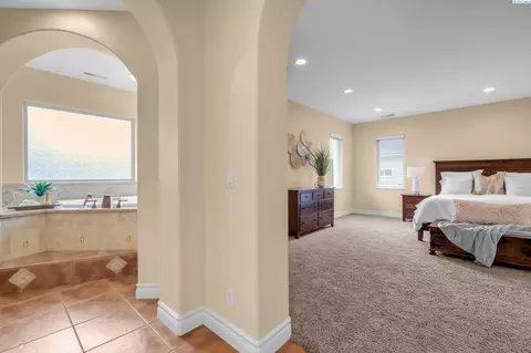 Living - 3012 Bosch Ct, Pasco, WA 99301 photo 9 of 9