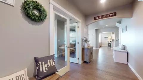 Entry Way - 1815 SW Panorama, Pullman, WA 99163 photo 1 of 1