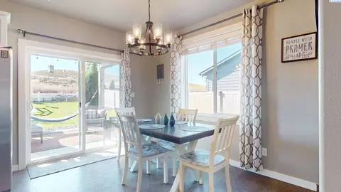 Dining - 1815 SW Panorama, Pullman, WA 99163 photo 3 of 3