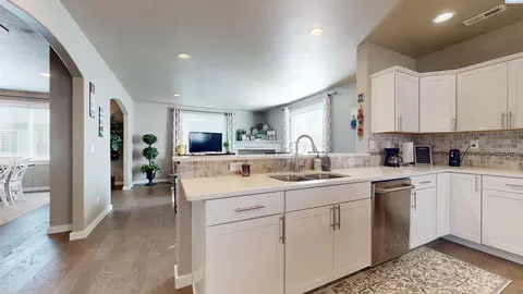 Kitchen - 1815 SW Panorama, Pullman, WA 99163 photo 3 of 5