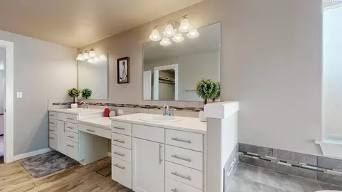 Bath - 1815 SW Panorama, Pullman, WA 99163 photo 5 of 7