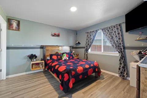 Bedroom - 502 Fallon Ct, Pasco, WA 99301 photo 4 of 5