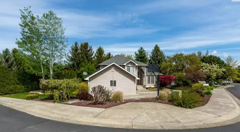 740 SE Meadow Vale Dr, Pullman, WA 99163 photo 3