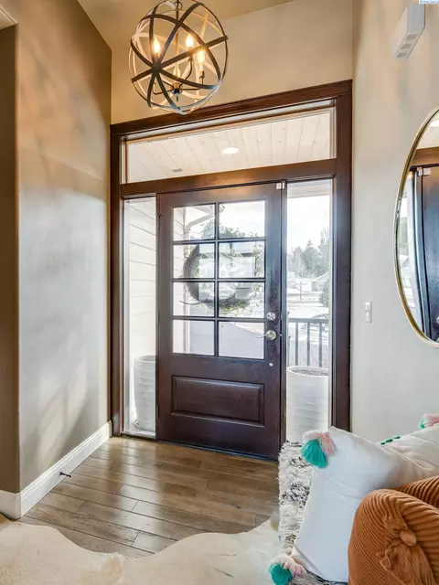 Entry Way - 900 SW Finch Way, Pullman, WA 99163 photo 1 of 1