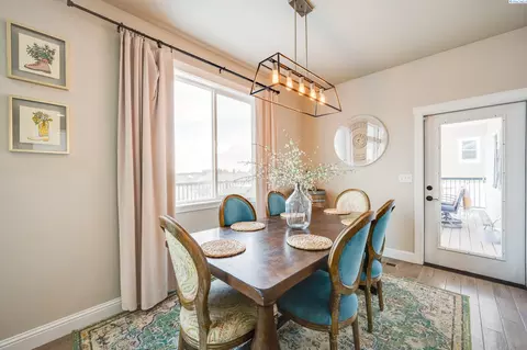 Dining - 900 SW Finch Way, Pullman, WA 99163 photo 1 of 1